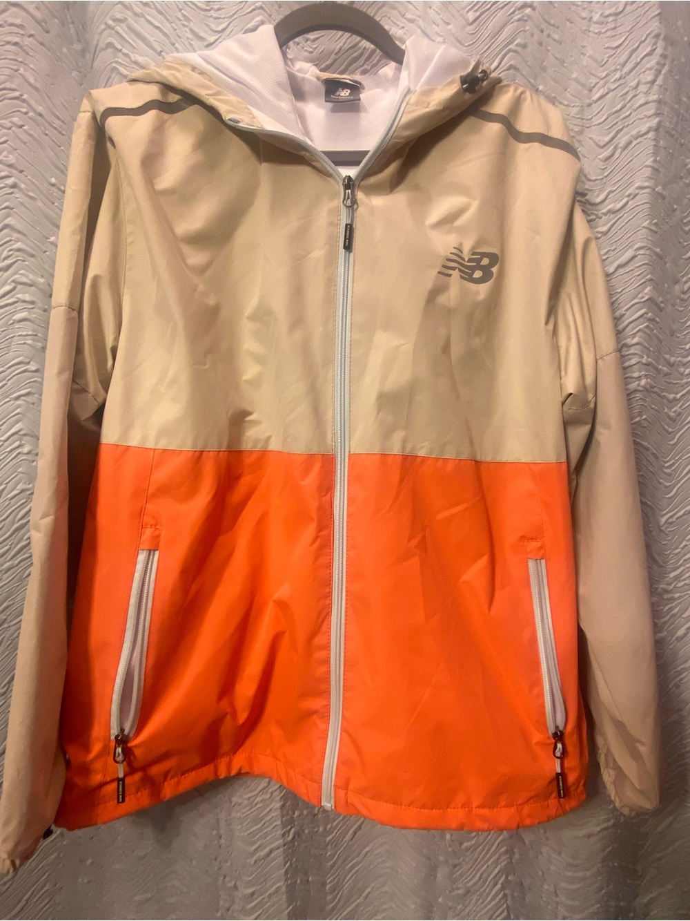 New Balance Light Beige Hooded Jacket - Cream Upper